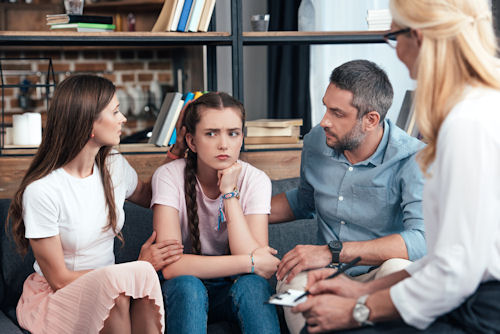 family-therapy-in-westlake-village A session of family therapy in Westlake Village, California